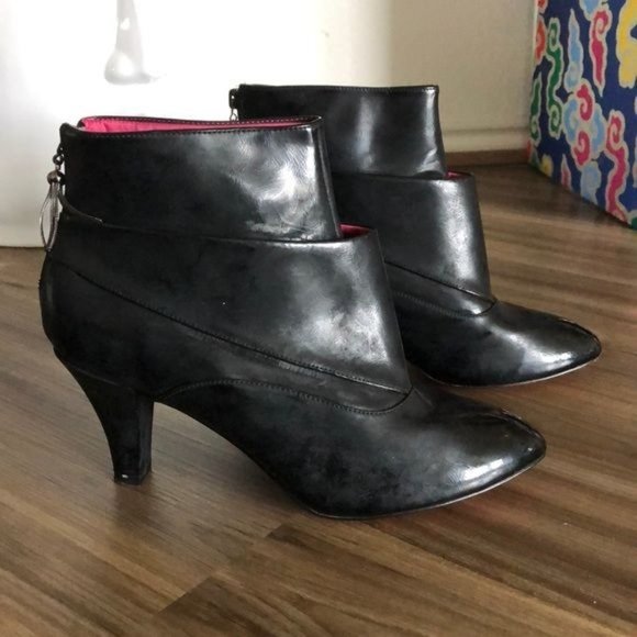 Alice and Olivia Heeled Zip Tassel Payless Booties - Picture 1 of 9